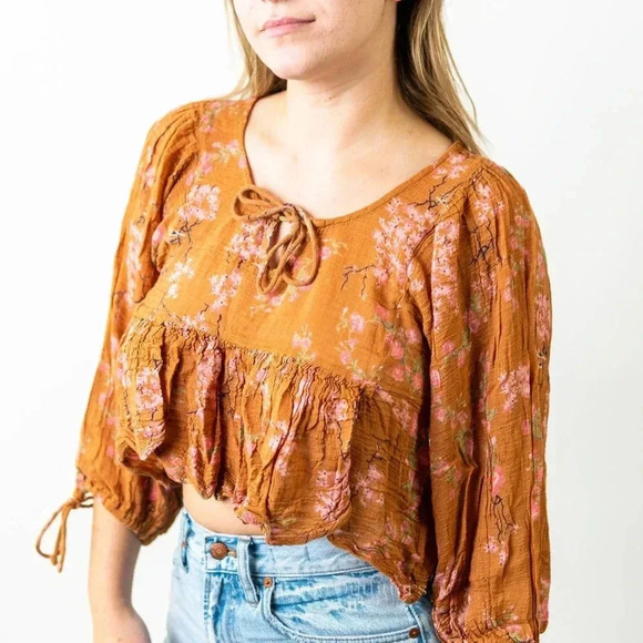 Like New Urban Outfitters Floral Crop Top - M - Picture 5 of 6